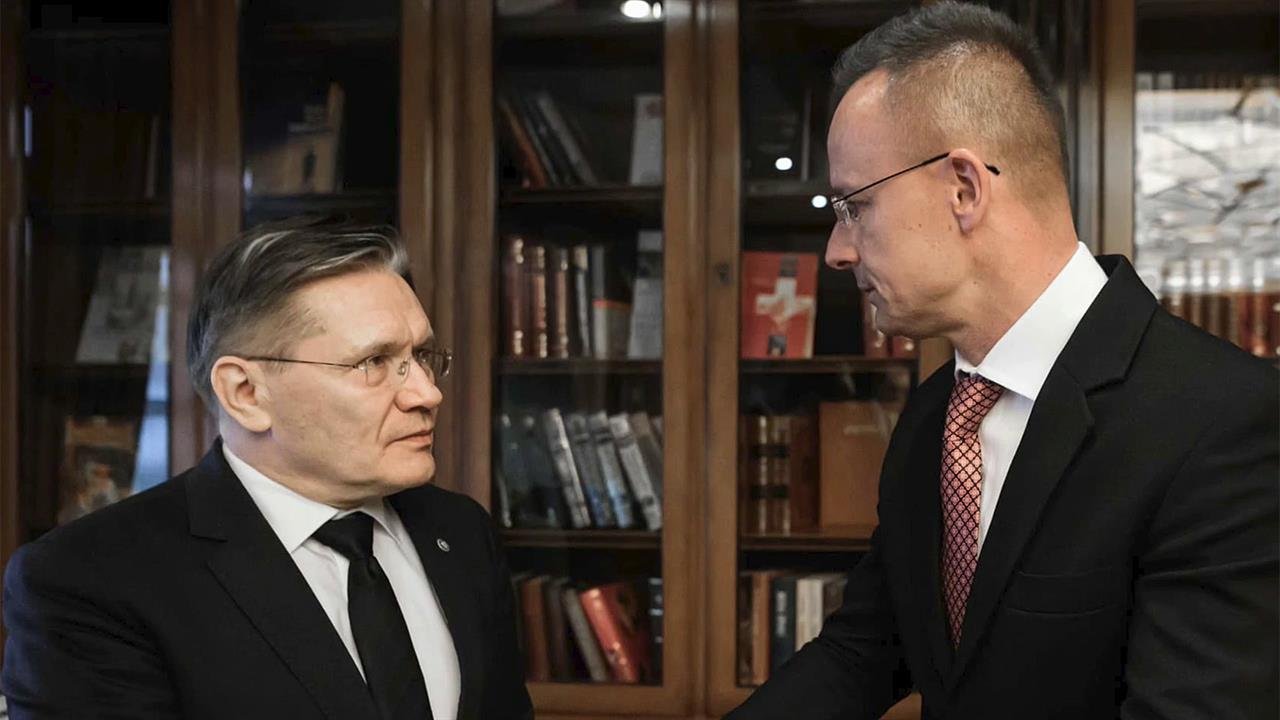 В Москве сегодня с визитом министр иностранных дел Венгрии Петер Сийярто