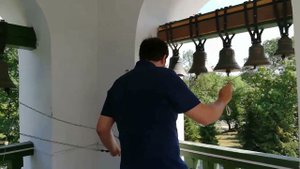 Колокольный звон храма Жен-Мироносиц г. Псков. Звонарь - Илья Дроздихин