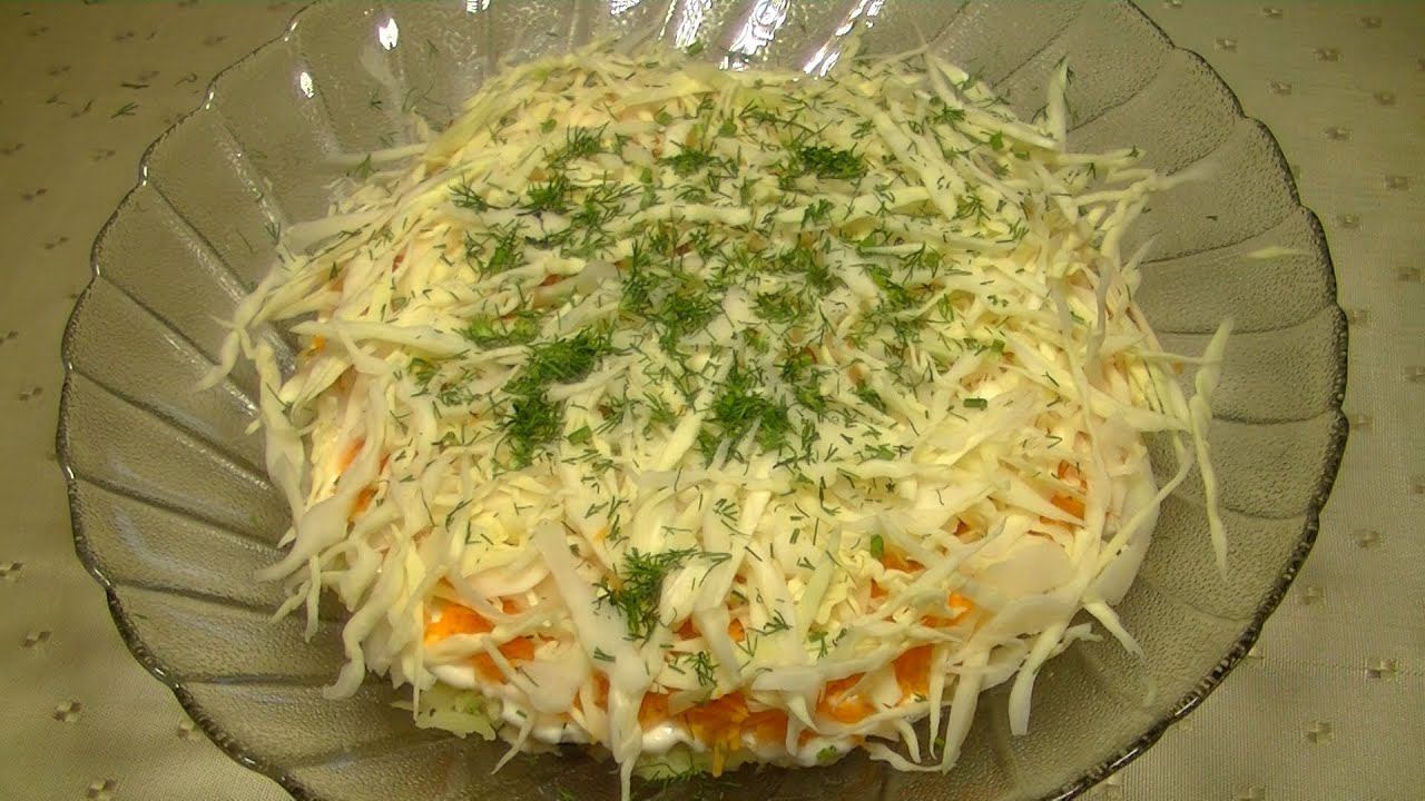 Салат с капустой и шпротами