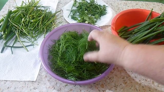 Как заморозить зелень на зиму. Простой способ заморозки зелени