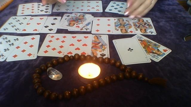 Крестовый (трефовый)король-червовая дама. Общий расклад на отношения. смотреть онлайн