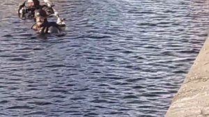 #5мая #водолазы на #москвереке Дно знаменитой реки чистят с их участием.