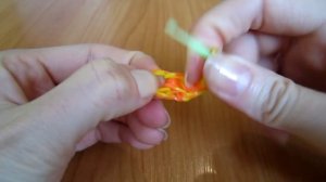 ?Фигурка АНАНАС из резинок?RAINBOW LOOM ? PINEAPPLE CHARM?