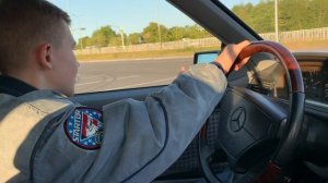 Средний Сын Ведёт Купе Е320, 1994