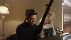 Secret Love Affair 밀회: The Piano Lid Prop 3/8