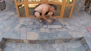 Мы укладываем природного камня. РЕКОМЕНДУЮ!!!