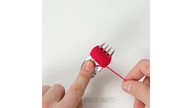 20 ГЕНИАЛЬНЫХ ЛАЙФХАКОВ С ЛОЖКАМИ И ВИЛКАМИ смотреть онлайн