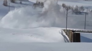 Снегоуборочный поезд на Аляске