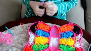 Браслет из резинок