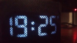 как установить будильник на Яндекс станцию мини с часами