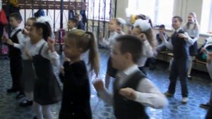2В кл. Флешмоб - поздравление на 8 марта