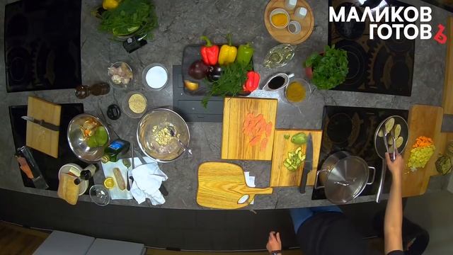 Брускетты с лососем, авокадо и сыром фета. смотреть онлайн