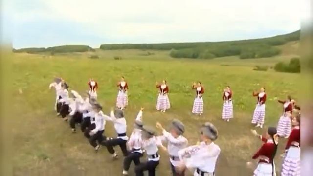 Дәртле йәштәр / Задорная молодежь
