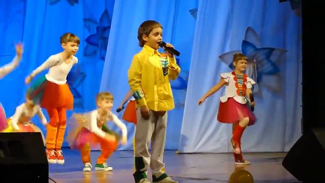 "Мир похож на цветной луг" смотреть онлайн