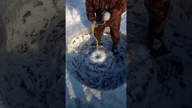 Ледянка . Ловля рыбы в озере зимой. полное видео в профиле.