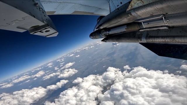 Господство в небе: многоцелевой сверхманёвренный истребитель Су-35.