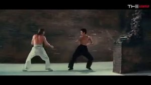 БРЮС ли под музыка ДВИГАТСЯ