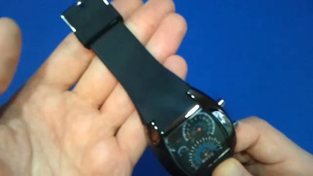 Мужские светодиодные часы в стиле NFS смотреть онлайн