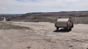 Как управлять кемпером на легковом автомобиле? Просто! Показываем сразу на 2 туристических прицепах