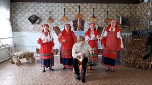 "Лётчик соколом кружил" - Исполняет Народный ансамбль русской песни "Зореньки"