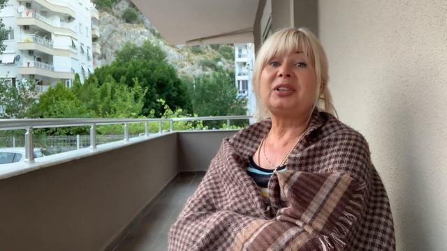 ЖЕНЩИНА В ДОМАШНЕМ ХАЛАТЕ И В ЗАБОТАХ О ВНУКАХ! С ЧЕГО НАЧАТЬ | Arina Belaja смотреть онлайн