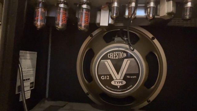 Fender Deluxe Reverb rattle смотреть онлайн