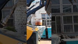 Надёжный экскаватор-погрузчик Hyundai H940S в Г. Киров