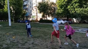 Дворовый тренер. Метание "гранат".