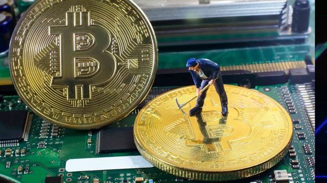 Сложность майнинга биткоина снизилась впервые в 2022 году.. смотреть онлайн