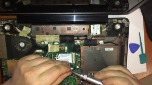 TOSHIBA A300 1EG, разбор и чистка от пыли, замена термопасты
