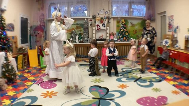 Танец Котята  Ю. Селиверстова Группа 2 Птенчики