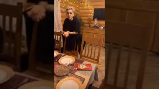 Кира, Лиза и Рони в гостях у Любовь Розенберг на даче 2.1.23 смотреть онлайн