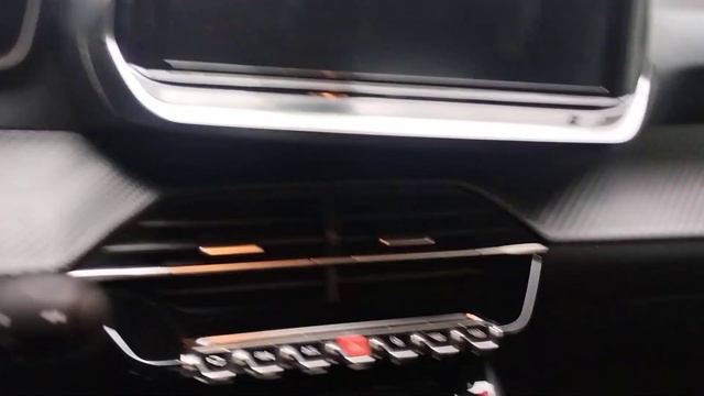 Pode comprar! Peugeot 208 like com motor Firefly 1.0 смотреть онлайн