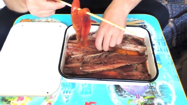 Селёдка вяленая приготовленная в соевом соусе. Вкусный домашний рецепт сельди.
