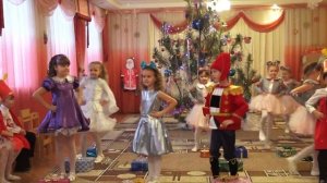 "Только тогда Новый год начинается!" общий танец-ВХОД на утренник в детском саду (9 гр. 6-7 лет)
