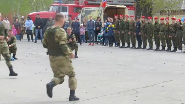 Показное выступление разведчиков перед юнармейцами. 24.04.2021(1) смотреть онлайн
