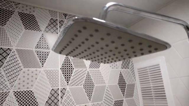 Ремонт ванной плиткой. Завершающий этап смотреть онлайн