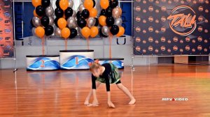 Детский спортивно-акробатический танец 09