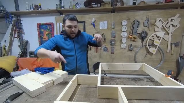 Полка "Квадрат в квадрате" смотреть онлайн