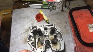 Замена и притирка клапанов Honda XR250