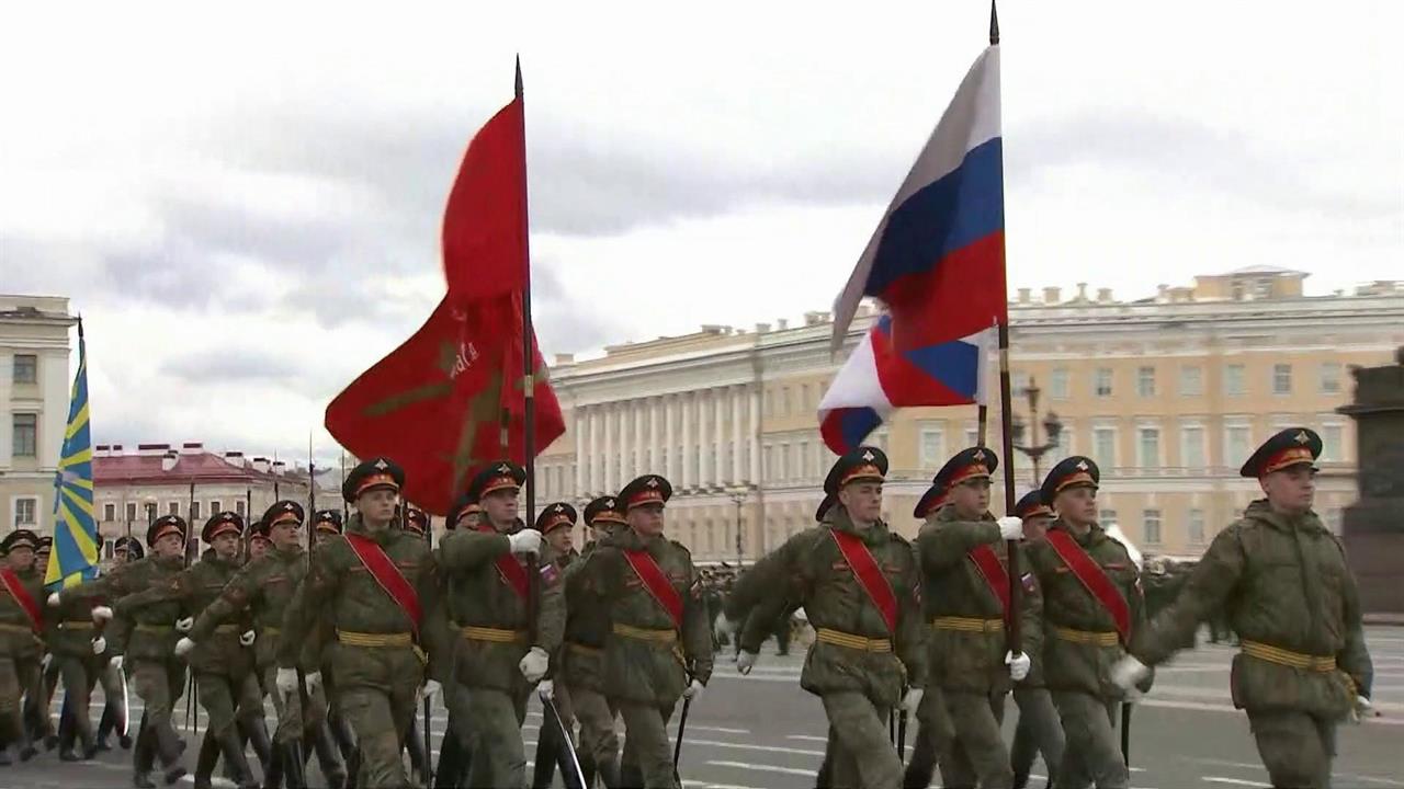По всей России в самом разгаре подготовка к парадам в честь Великой Победы