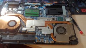 Ноутбук Gigabyte G5 kc снятие задней крышки