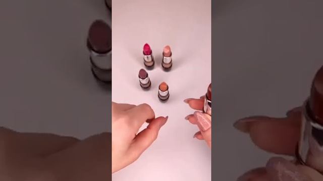5 новых оттенков любимой помады с глянцевым финишем THE ONE Colour Stylist Ultimate
