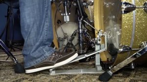 Drum Lessons (Drumeo) - Техника двойной бочки Дерека Родди. BKR