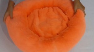 Лежанки для кошек и собак круглые меховые