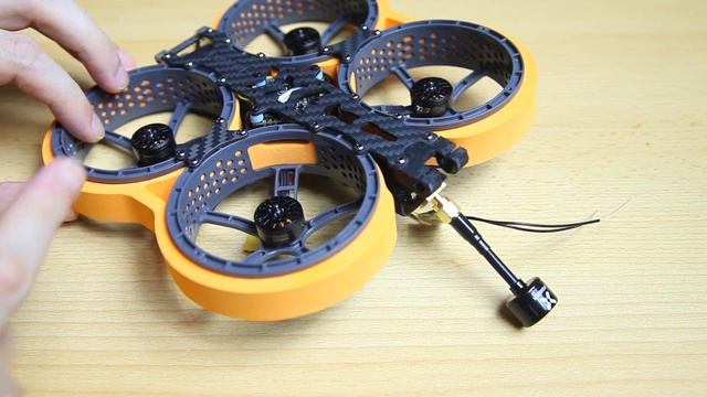 Diatone Taycan 25 - Cinematic Pocket Drone? - Show & Tell ! смотреть онлайн