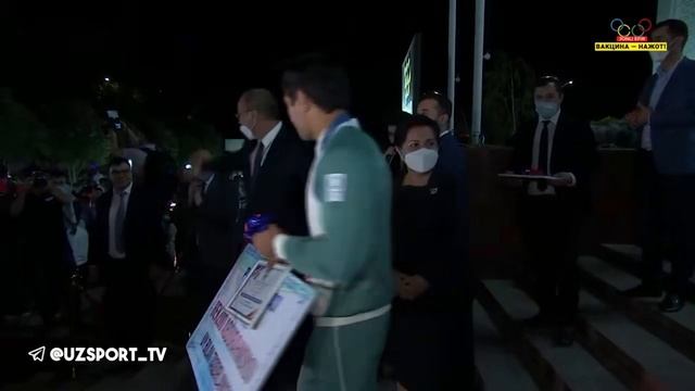 ?Davlat Bobonov va Bekzod Abdurahmonovni taqdirlash смотреть онлайн