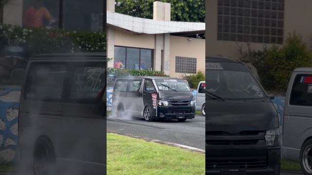 Toyota Hiace Burnout смотреть онлайн