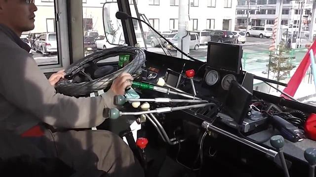 Работа оператора внутри кабины снегоуборочного шнекоротора смотреть онлайн