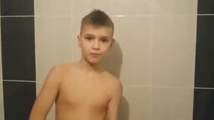 Лайфхак как одевать шапочку для плаванья одной рукой